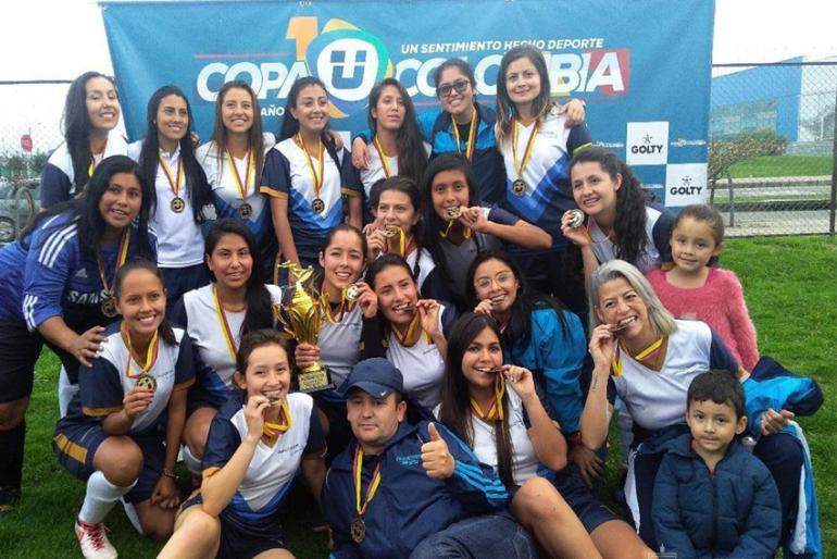 Equipo femenino de fútbol de la Uniagustiniana Campeonas de la Copa U 2018