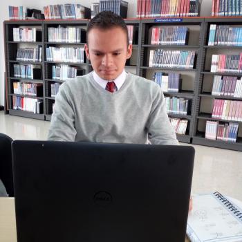 En 2017, la Biblioteca ofrece su nuevo servicio Préstamo de computadores portátiles