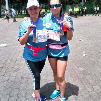 Atletas de la UNIAGUSTINIANA en la Media Maratón de Bogotá